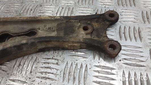 Рычаг передний нижний левый skoda octavia A5 (SSE1