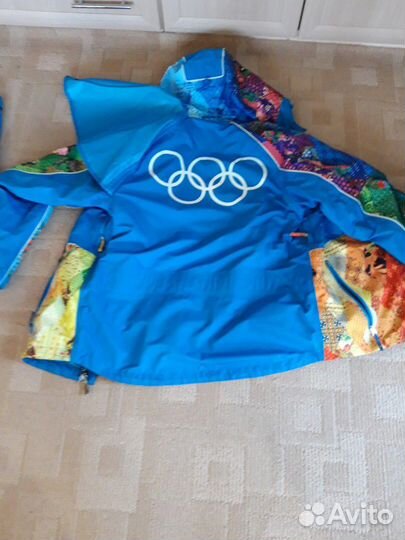 Горнолыжный олимпийский костюм