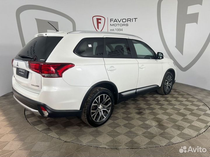 Mitsubishi Outlander 2.4 CVT, 2016, 125 720 км