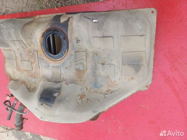 Бензобак Nissan Maxima A33