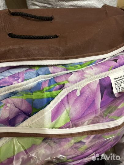 Одеяло новое 1,5 спальное и подушка в упаковке