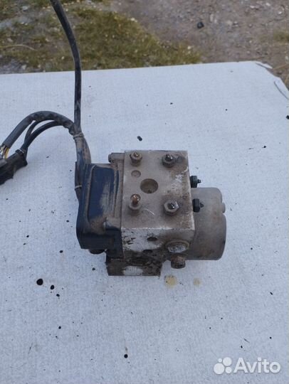 Блок ABS Nissаn Рrimеra Ниcсaн Пpимepа P11