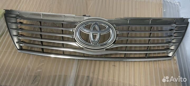 Решетка радиатора Toyota Camry 50 оригинал