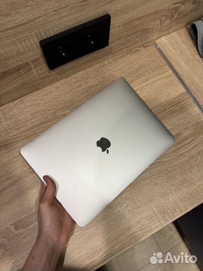 Apple MacBook Pro A1708