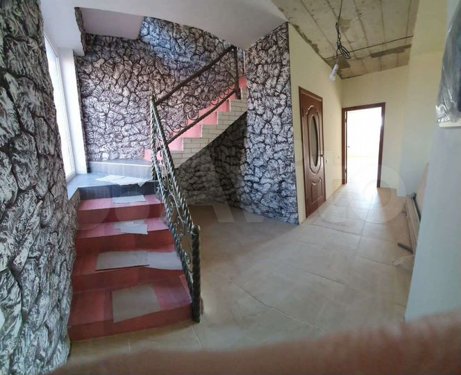 Коттедж 175 м² на участке 6 сот.