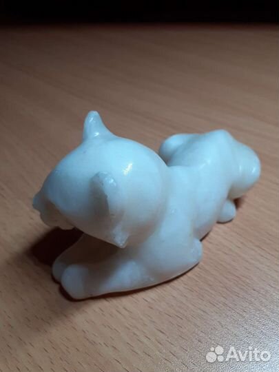 Мраморная статуэтка лев