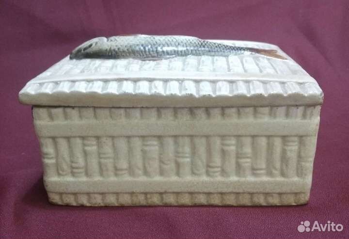 Шкатулка, масленка, Рыба на бамбуке М.С. Кузнецов