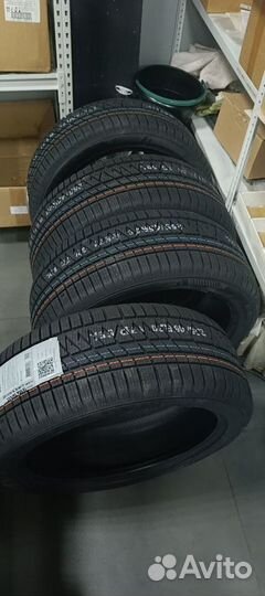 Kumho WinterCraft WS71 255/45 R20 105V