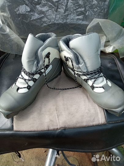 Лыжные ботинки женские