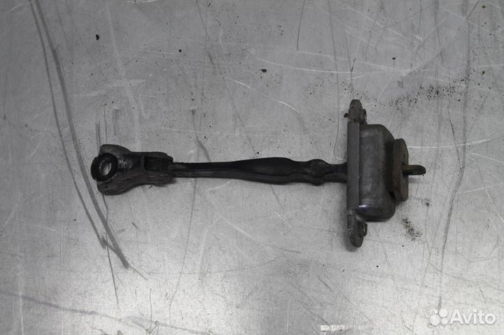 Ограничитель двери задней Nissan Pathfinder R51