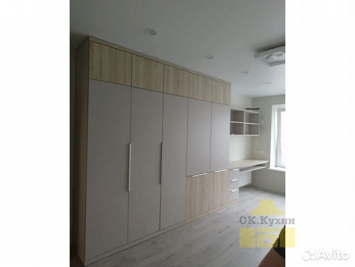 Шкаф двухстворчатый