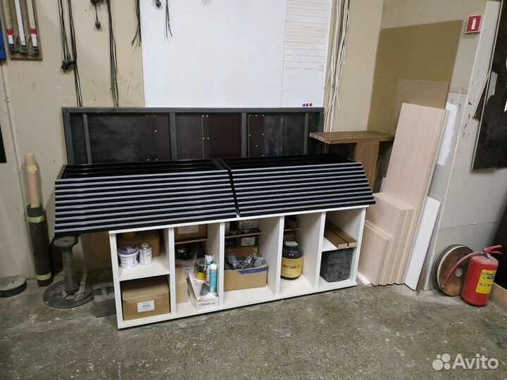 Стойка для кроликов, птиц, животных в зоомагазин