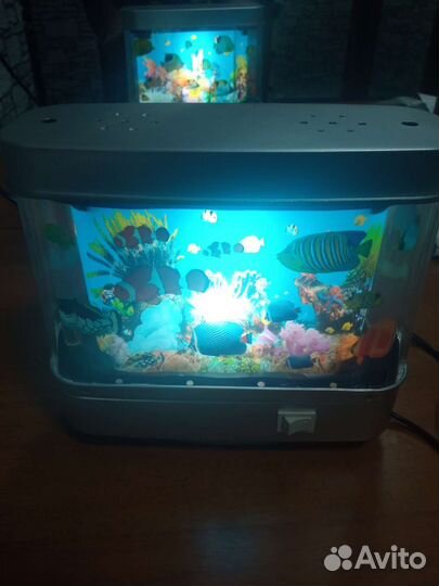 Лампа ночник, рыбки двигаются