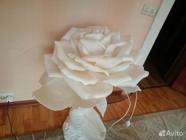 Светильник настольный