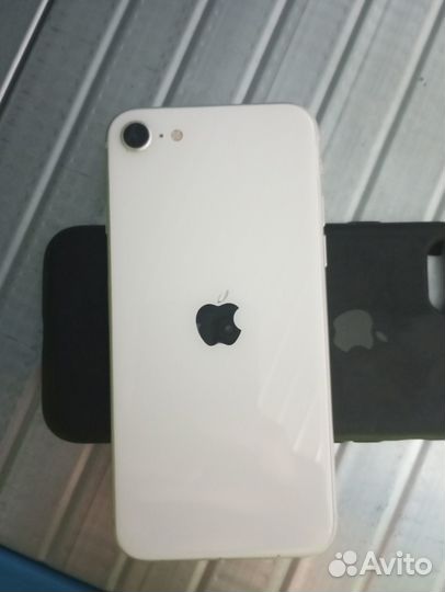 iPhone SE (2020), 128 ГБ