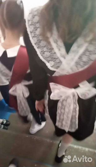 Белый школьный фартук