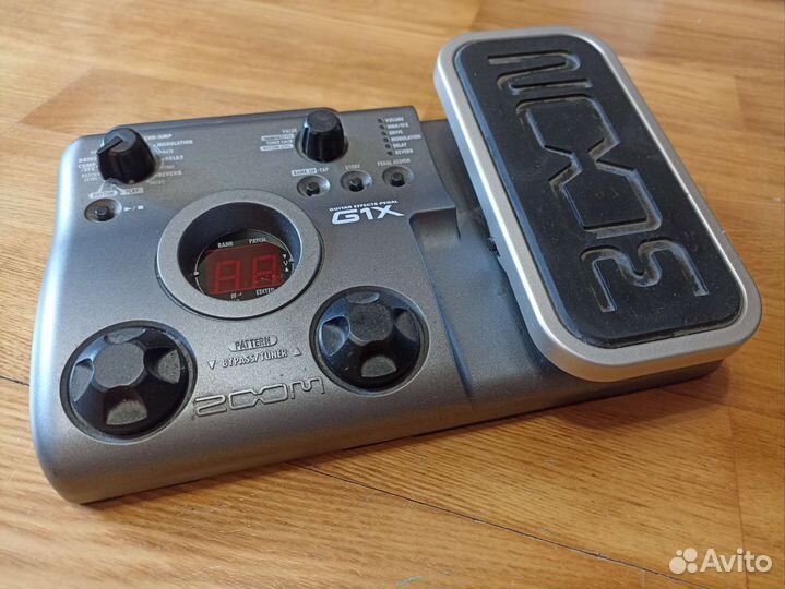 Гитарный процессор Zoom G1X