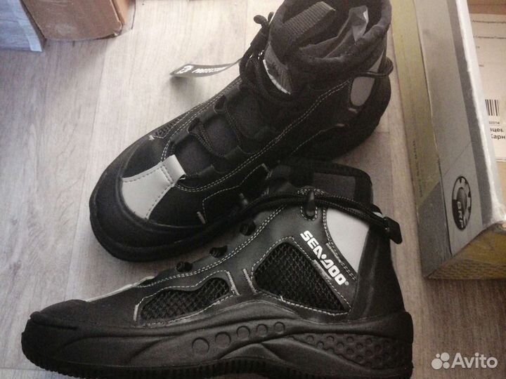 Ботинки гидроциклетные новые 34 и 35 размер