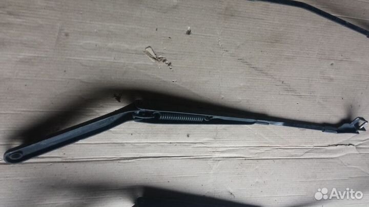 BMW X5 E70 X6 E71 поводок стеклоочистителя