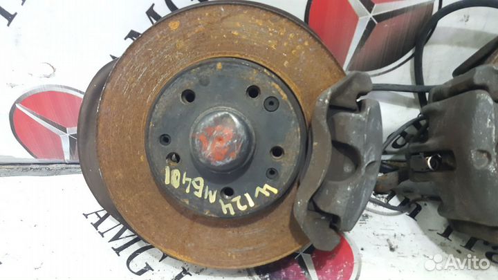 Передние ступицы в сборе на Mercedes-Benz W124