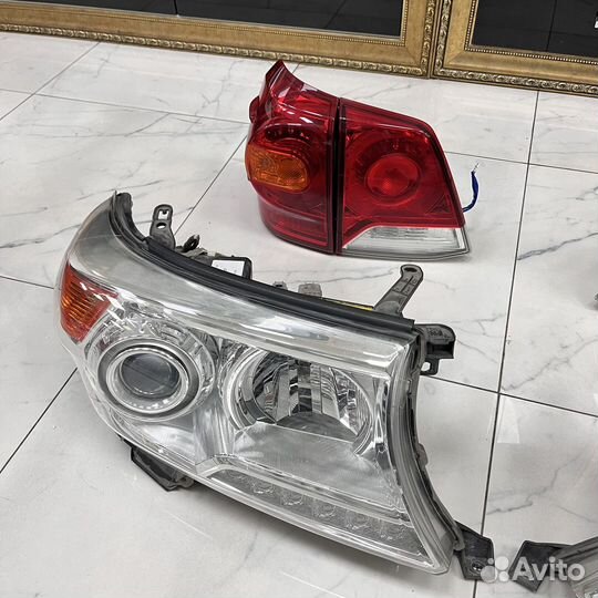 Фары и фонари Toyota Land Cruiser 200 2012-2015