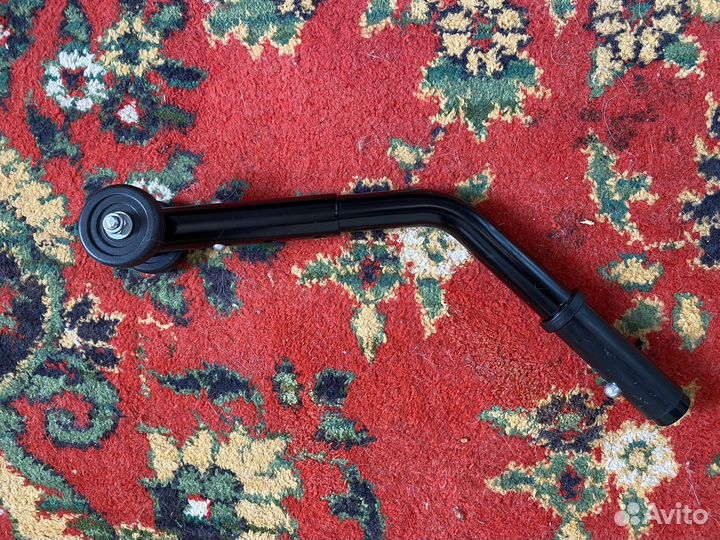 Антиопрокидыватель для инвалидной коляски