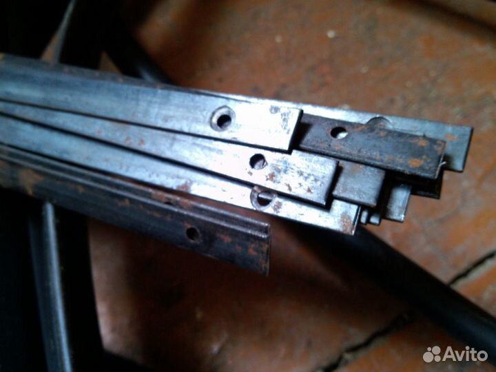 Уплотнитель резиновый с крепежными планками