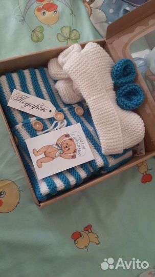 Костюм вязаный детский,можно подарить в подарок