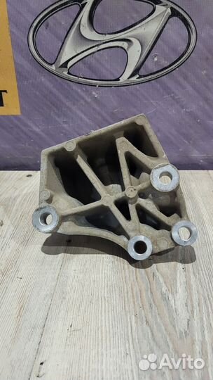 Кронштейн опора крепления кпп коробки передач Hyun