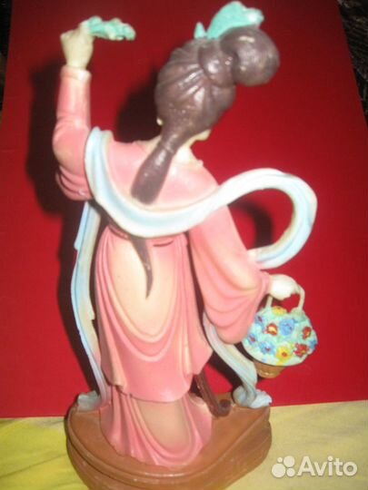 Коллекционная статуэтка, Вазы,Веночки