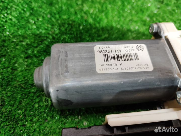 Стеклоподъемник передний левый Passat B6