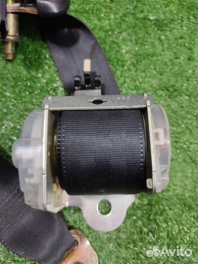 Ремень безопасности задний левый Lexus RX300 (MCU