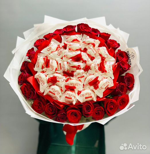 Букет из роз и Raffaello