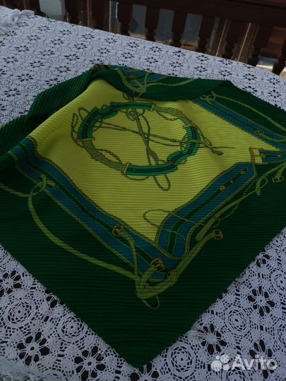 Зелёный платок Гофре Геральдика