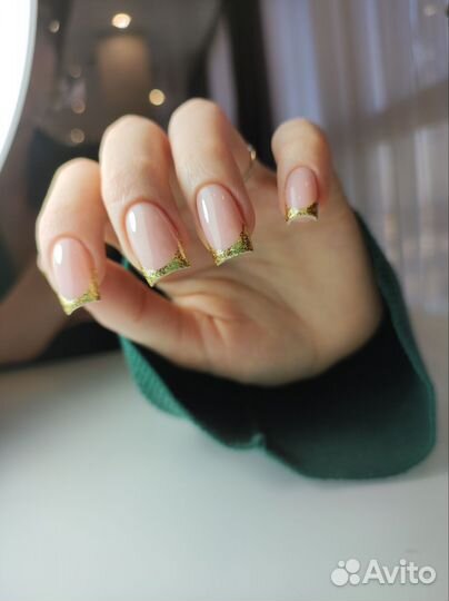 Маникюр и педикюр