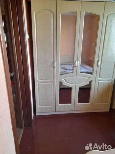 Продам спальный гарнитур бу