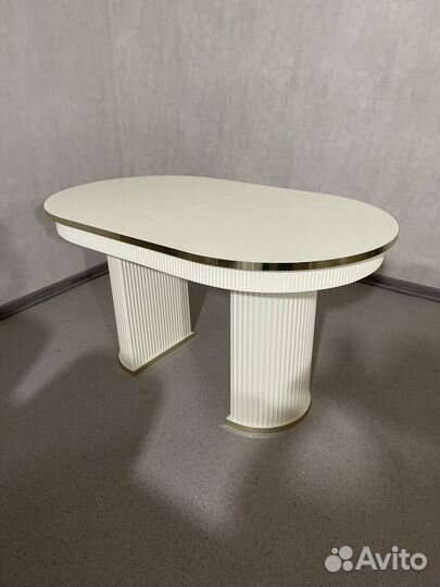 Кухонный стол из керамогранита овальный