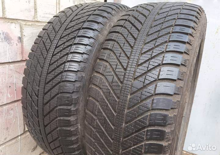 Goodyear Vector 4Seasons 235/55 R17 99V