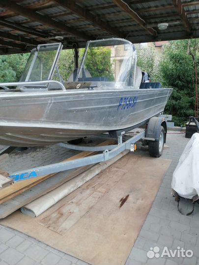 Моторная лодка