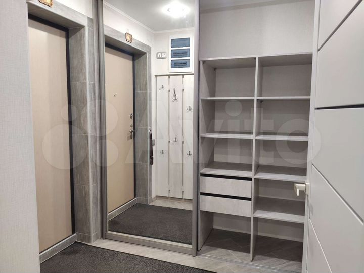 3-к. квартира, 104 м², 2/10 эт.