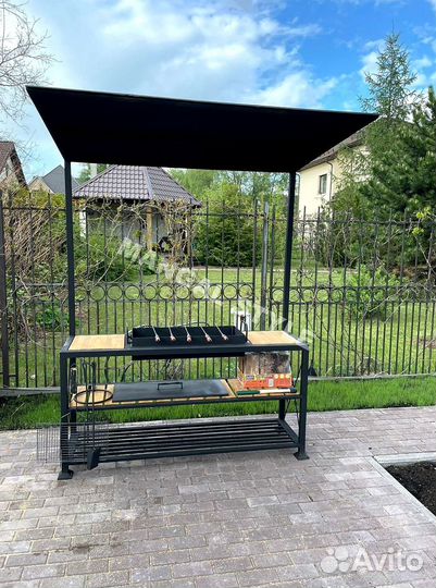 Мангал с крышей