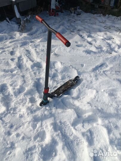 Трюковой самокат novatrack