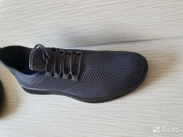 Кроссовки спортивные