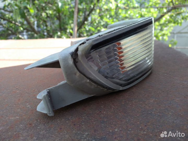 Повторитель поворота в бампер марк 2 100