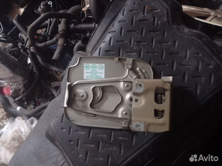 Лючок бензобака 788304650R рено дастер