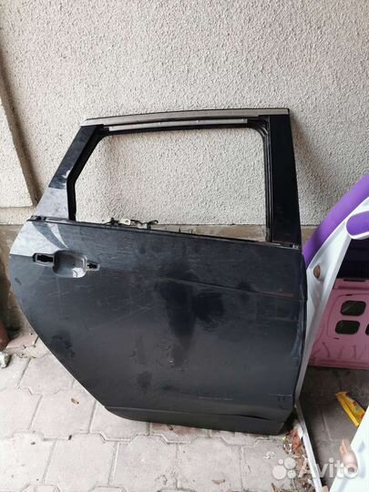 Дверь задняя правая Cadillac Srx 2