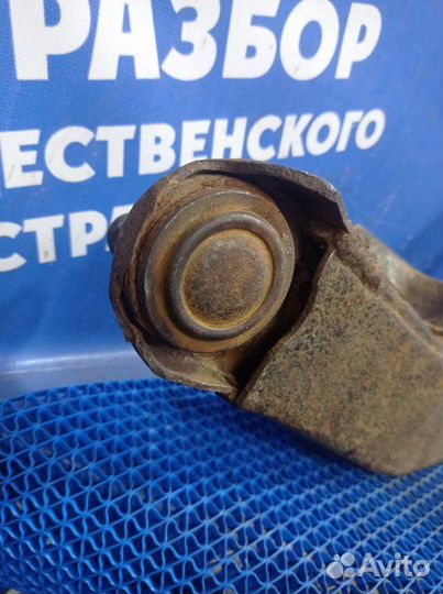 Передний правый рычаг Nissan Murano Z50