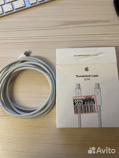 Кабель и адаптер Thunderbolt MD861ZM/A и mmel2ZM/A