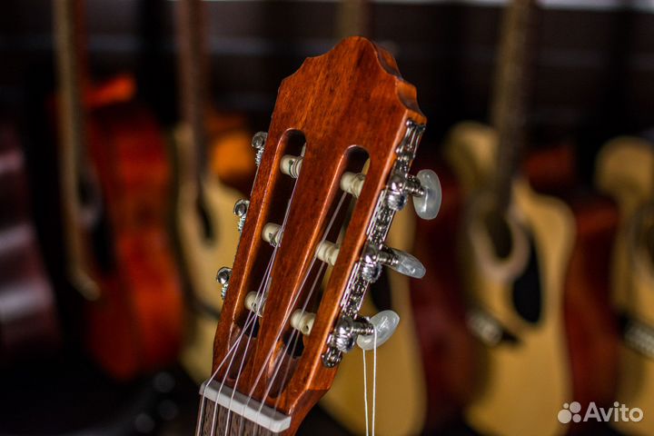 Классическая гитара Cort 4/4 + Аксессуары