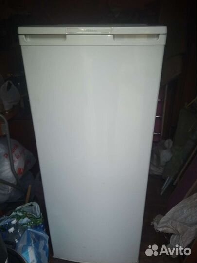 Холодильник бу маленький плохо морозит